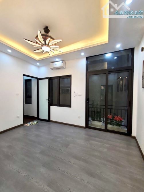 BÁN NHÀ LÒ ĐÚC – LEXUS ĐỖ SÁT CỬA – 4 TẦNG LUNG LINH – CHỈ NHỈNH 6 TỶ! - 5