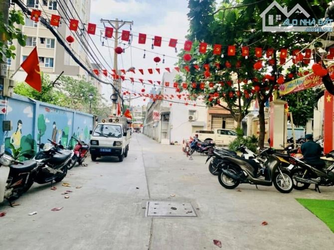 Chủ BÁN GẤP nhà HẺM XE HƠI quận 6 - 4 TẦNG 45m2 - Sổ hoàn công đủ - 5