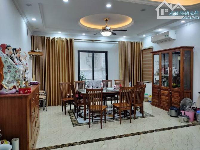 Bán Nhà Vị Trí Đẹp TT Phường Ngọc Thụy, LB DT: 51m2, 5 Tầng Thang Máy MT: 5m  GIÁ: 14.2 tỷ - 5