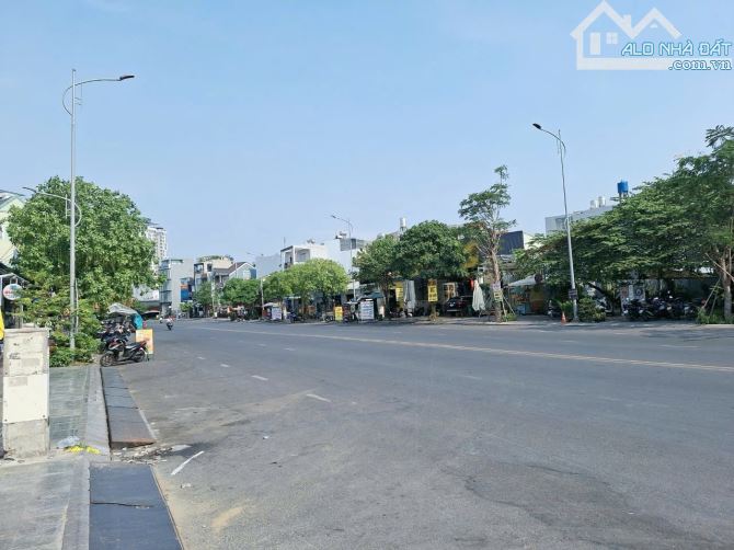 VỊ TRÍ QUÁ ĐỈNH - NGAY VẠN PHÚC CITY - HẺM Ô TÔ 5M THÔNG - 4 TẦNG BTCT - CHỈ 8.5 TỶ - 5