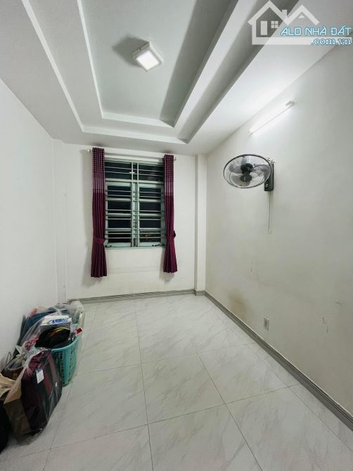 CĂN GÓC 4 TẦNG 73m2 GẦN ĐH VĂN LANG - 6 PN CHO THUÊ 50TR/THÁNG - GIÁ 16.9T - 5