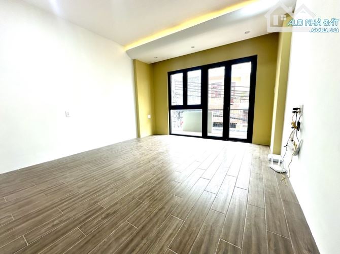 Bán nhà mới, Phường Tân Kiểng. 100m2 - ngang 5m - mặt tiền nhựa 8m - 6