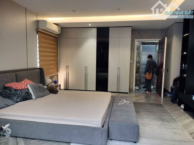 Bán Nhà Vị Trí Đẹp TT Phường Ngọc Thụy, LB DT: 51m2, 5 Tầng Thang Máy MT: 5m  GIÁ: 14.2 tỷ - 6