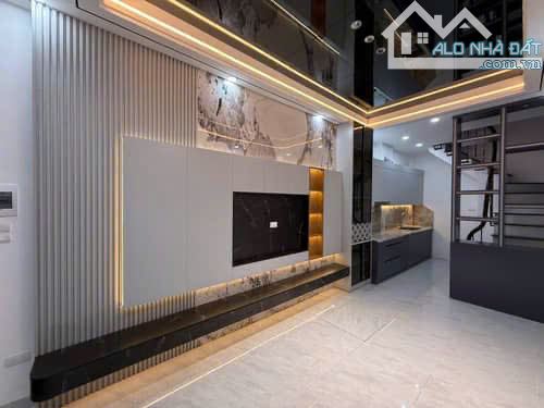 Bán nhà Thịnh Quang, Đống Đa, Hà Nội. DT 37m2, xây 4 tầng, full nội thất. Giá nhỉnh 7 tỷ - 7