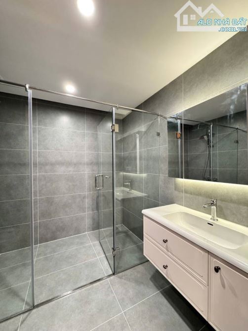 Có 102! CC siêu vip đến từ Cầu Giấy-25T1 Trung Hoà 181m2 3pn- 3WC full nội thất giá 16.2ty - 7