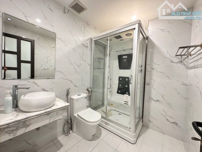 Bán nhà đẹp ngõ 7m phố Tôn Đức Thắng. Thang máy. Dân xây - 7