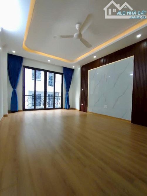 SIÊU PHẨM PHÂN LÔ KIM ĐỒNG - GIÁP BÁT 2 MẶT THOÁNG - VỈA HÈ Ô TÔ TRÁNH - 7 TẦNG THANG MÁY - 7