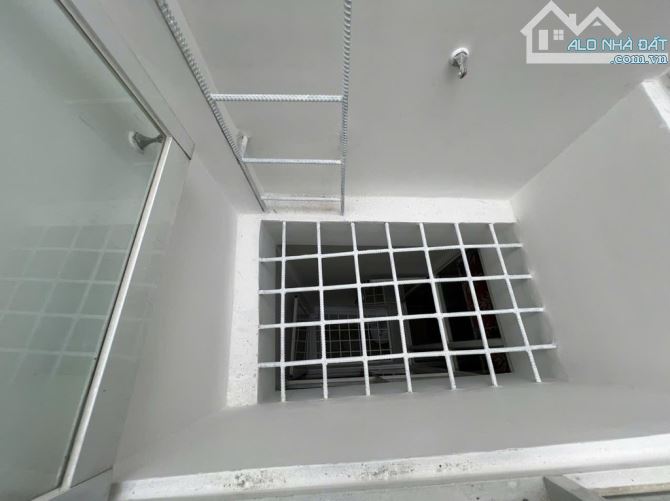 TÂN KỲ TÂN QUÝ GIÁP TÂN PHÚ NGAY NHÀ THỜ BÌNH THUẬN - 4x13 -3 TẦNG- ĐƯỜNG 8M - 7
