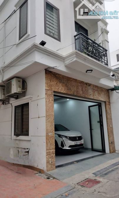 Bán Nhà Vị Trí Đẹp TT Phường Ngọc Thụy, LB DT: 51m2, 5 Tầng Thang Máy MT: 5m  GIÁ: 14.2 tỷ - 7