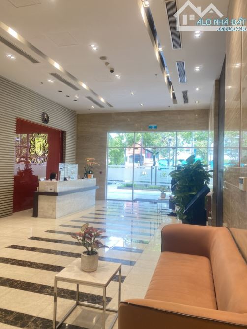 🏢 BÁN CĂN HỘ CAO CẤP – MẶT TIỀN NGUYỄN VĂN TRỖI – 102M² – 3PN - 8