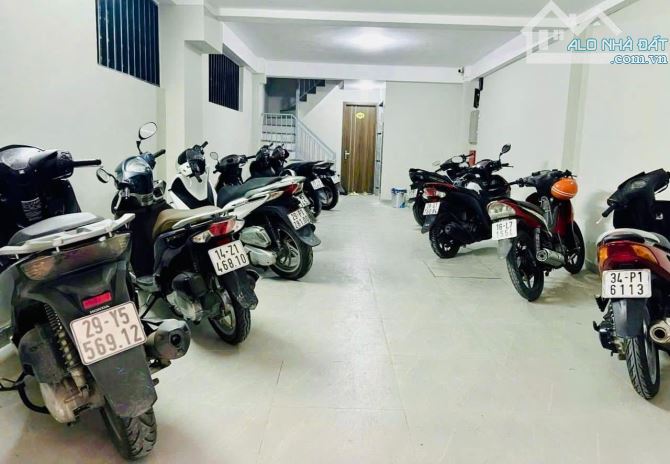 Trứng vàng 4 số 9999 -34 phòng khép Kín - CCMN -Dòng Tiền Đỉnh DT:105m x 8 tầng Thang Máy - 8