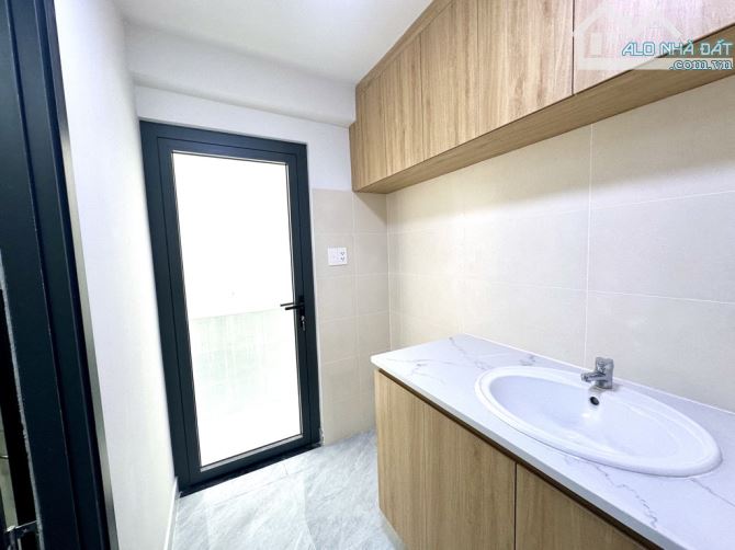 Bán nhà mới, Phường Tân Kiểng. 100m2 - ngang 5m - mặt tiền nhựa 8m - 9