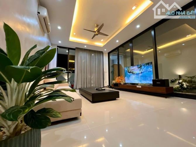 BIỆT THỰ 3 TẦNG GÓC 2 MẶT TIỀN NGAY CẠNH CÔNG VIÊN CHÂU Á, ĐÀ NẴNG, DT 130M2, GIÁ HƠN 11TY