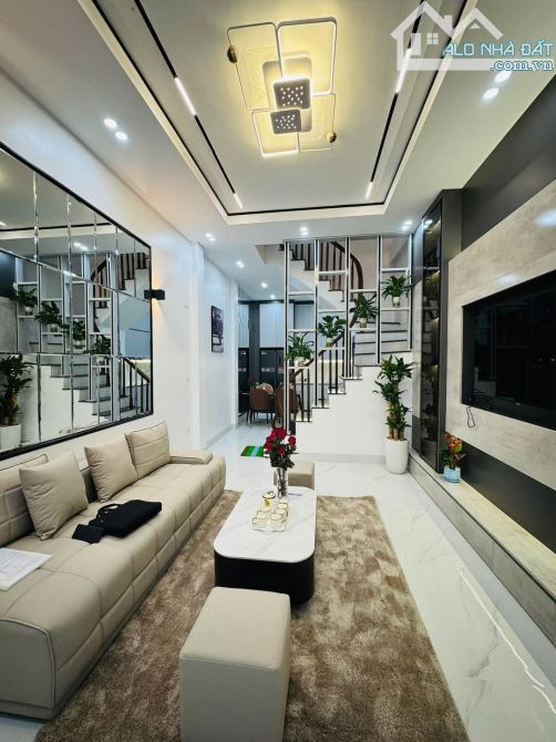Bán gấp nhà Trần Bình, Cầu Giấy, nhà đẹp 4 tầng full nội thất, 35m, 4T, chỉ 8.6 tỷ.