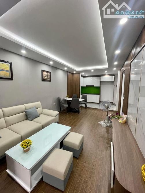 Bán căn TT Doãn Kế Thiện, Cầu Giấy,nhà đẹp như ảnh,full nội thất,3 ngủ,2 wc, chỉ 3.6 tỷ.