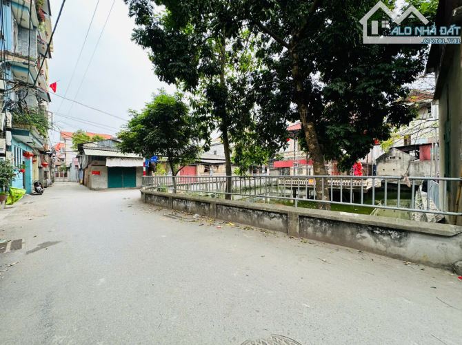 Bán đất 67m2 Khu phố Hương Mạc, Từ Sơn, Bắc Ninh giá chỉ 2x tr/m2