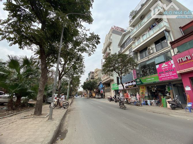 Bán nhà mặt phố Kim Giang, 75m2, 5 tầng, mặt sau ô tô, vỉa hè đá bóng, giá trong ngõ.