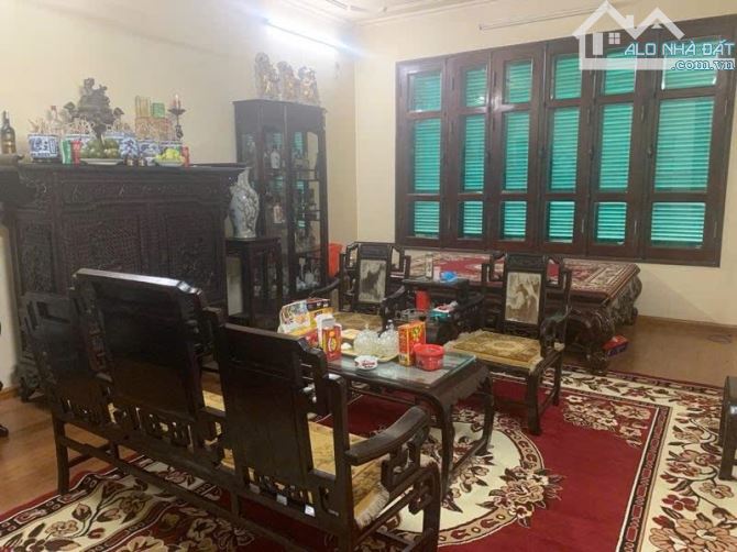 Cần bán gâp nhà  mặt ngõ Lạc Long Quân 80m2, 5T, gần hồ tây, ô tô tránh, kinh doanh tốt