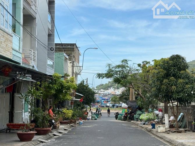 🏝 BÁN GẤP LÔ ĐẤT HÒN RỚ - CÁCH BIỂN CHỈ 30M - ĐỐI DIỆN CÔNG VIÊN, ĐƯỜNG 12M! 🏝