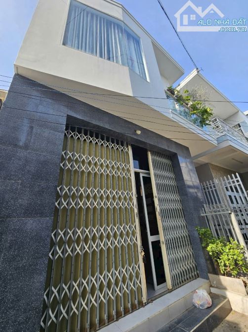 🏡 BÁN NHÀ 2 TẦNG GIÁ RẺ - TRUNG TÂM NHA TRANG, HẺM HƯƠNG LỘ NGỌC HIỆP - CHỈ 1.89 TỶ! 🏡