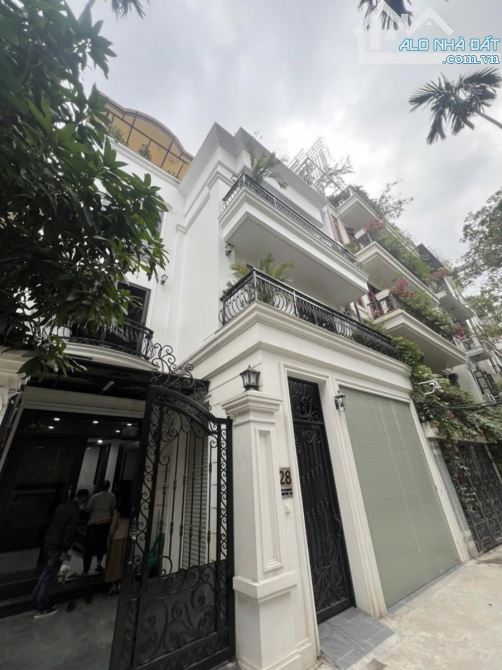 BÁN BIỆT THỰ ĐẸP FULL NỘI THẤT PHỐ KIM ĐỒNG - 145M , MT 12M , 39 Tỷ