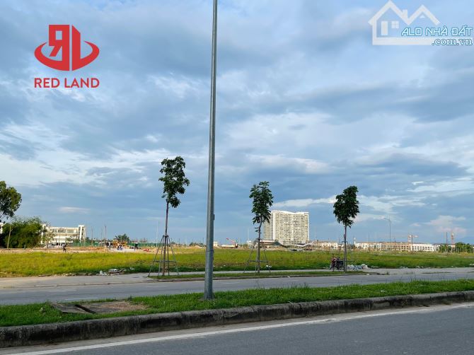 BÁN MT TRUNG TÂM HÀNH CHÍNH VÀ QUẢNG TRƯỜNG