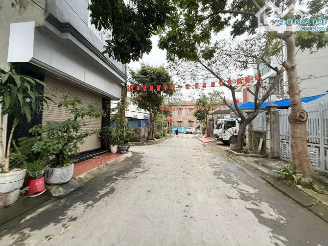 90m2 tại CC tổ 7 TT An Dương. 👉Diện tích: 90m2. Ngang: 9m