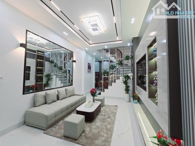 BÁN NHÀ 38M² TRẦN BÌNH – NGÕ THÔNG – FULL NỘI THẤT – CHỈ 8.6 TỶ