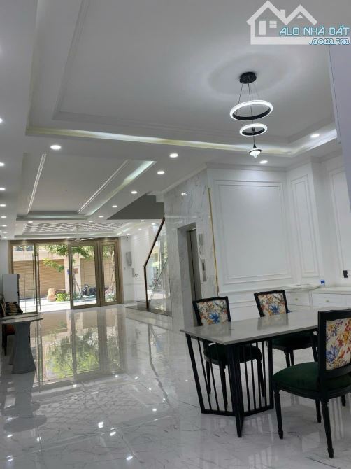 Bán Căn Regal Pavillon Hóa Sơn 10, Hải Châu, Đà Nẵng.