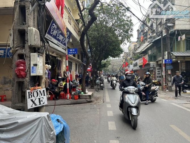 Siêu hiếm Phố 8/3 42m 5 tầng vỉa hè ô tô kinh doanh tuyệt vời gần chợ tặng hết nội thất