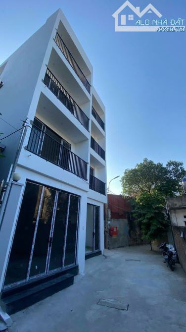Trả trước 1.5 tỷ sở hữu ngày nhà đẹp view hồ cực sang. 4Tx50m2 giáp Quận Hà Đông