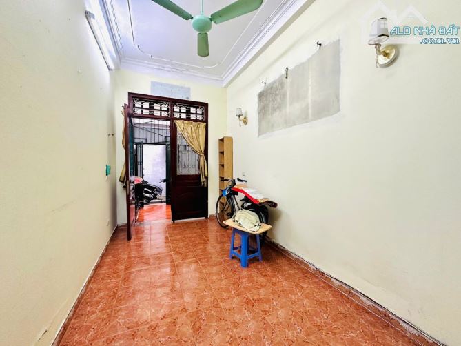 Nhà đẹp - Diện Tích rộng - Giá rẻ Bạch Mai 47m*5.9tỷ . Sổ đỏ - Không quy hoạch