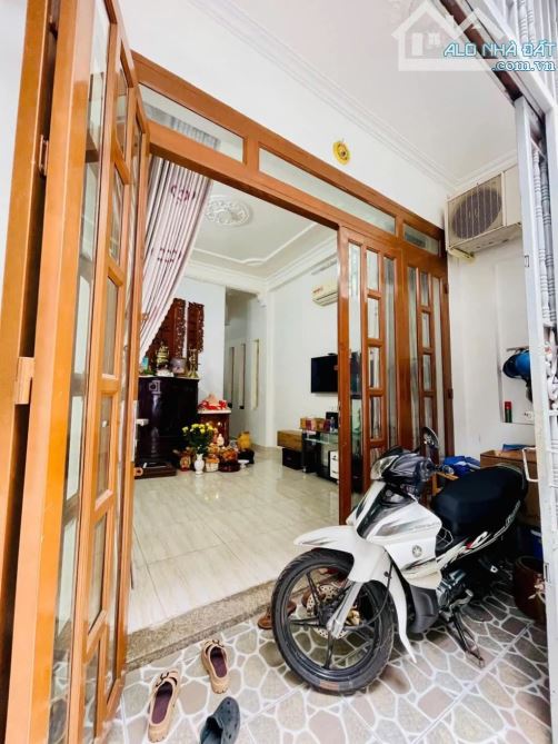 Liên hệ ; Thạch  để xem nhà và gặp Chủ