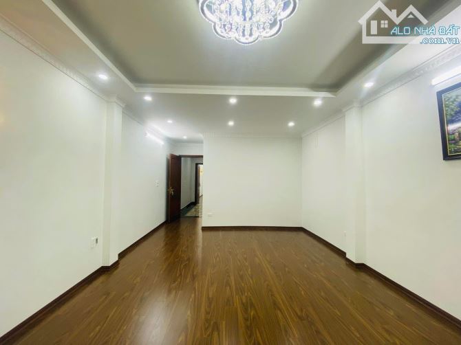 BÁN NHÀ KIM ĐỒNG - GIẢI PHÓNG - 62M2, 5 TẦNG, MT 5M, THANG MÁY, 2 OTO TRÁNH NHAU, KINH DOA