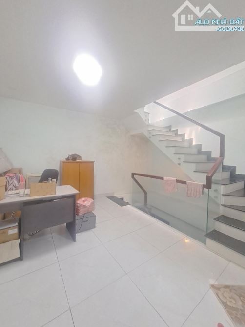 NHÀ ĐEP XUỐNG PHỐ. NHÀ ĐƯỜNG NGUYỄN DUY CUNG, P12 , GÒ VẤP, DT 52 M2, HXH TỚI CỦA. - 1