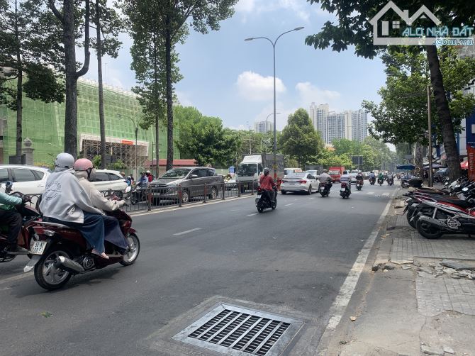 🏦 Bán nhà 5 tầng, hẻm xe hơi Lê Hồng Phong Q10,DT 64m2. Giá chỉ 10,5 - 1