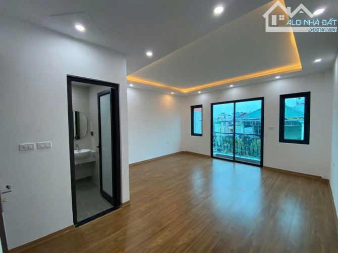 Nhà 6,5 tầng thang máy đường thông ô tô vào nhà gần phố Trịnh Văn Bô và ngã tư Canh - 1