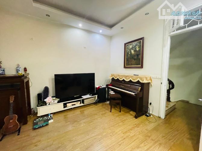 Bán phân lô phố Linh Lang, mặt ngõ ô tô ra vào kinh doanh, 2 mặt thoáng, DT 55m2, giá chỉ - 1