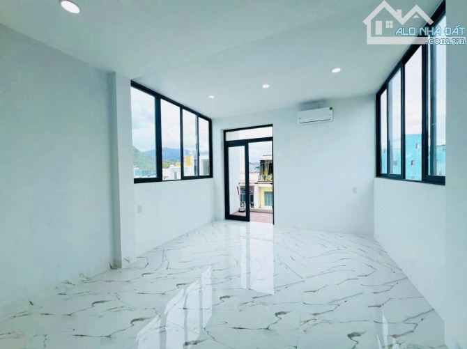 Nhà gần biển TP Nha Trang bán cắt lỗ chỉ 4,5 tỷ - 1