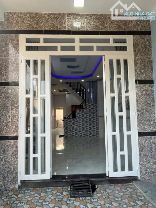 Bán nhà lầu Mỹ Hạnh Bắc 112m2 giá 1ty4 đẹp kiên cố đầy đủ công năng - 1