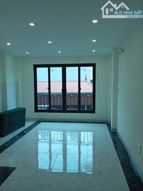 Bán nhà Lạc Long Quân, Tây Hồ. 31m2, 7 tầng, thang máy, nhà đẹp gần đg ô tô. 9 tỷ - 1