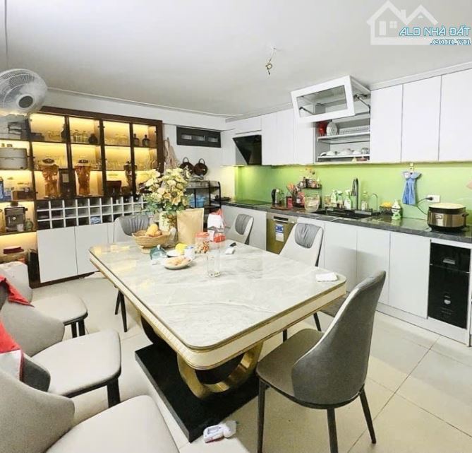 Định Công Thượng 44m2. Giá chào 8.55 tỷ. Full nội thất - 1