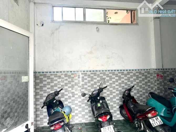 BÁN NHÀ 2 TẦNG - KIỆT NÚI THÀNH - 9 PHÒNG CHO THUÊ - DOANH THU 11 TRIỆU/THÁNG - 1