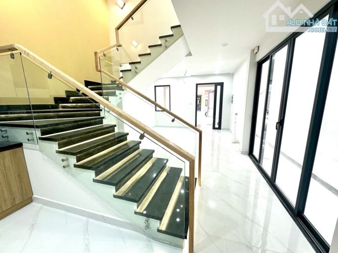 NHÀ MỚI ĐẸP, VỊ TRÍ VIP, HẺM XE HƠI THÔNG, 100M², SỔ ĐẸP CHÍNH CHỦ, NHỈNH 11 TỶ - 1