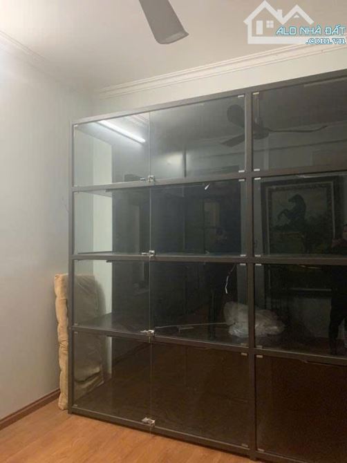 Cần bán gâp nhà  mặt ngõ Lạc Long Quân 80m2, 5T, gần hồ tây, ô tô tránh, kinh doanh tốt - 1