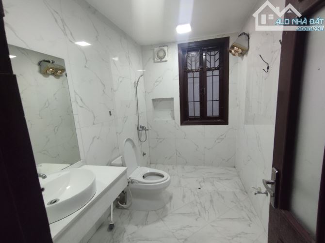 Cho thuê nhà The Manor CentralPark Nguyễn Xiển, DT 75m x 5T, 2 mặt tiền, nhà đẹp đỗ nhiều - 1