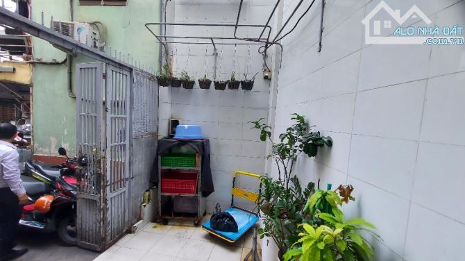 💒Đề Thám ,P.Cầu Ông Lãnh, Q1. DT 3,5 x 20, 5 tầng. Giá 20 tỷ TL.  NHÀ HIẾM BÁN - HẺM VIP - 1