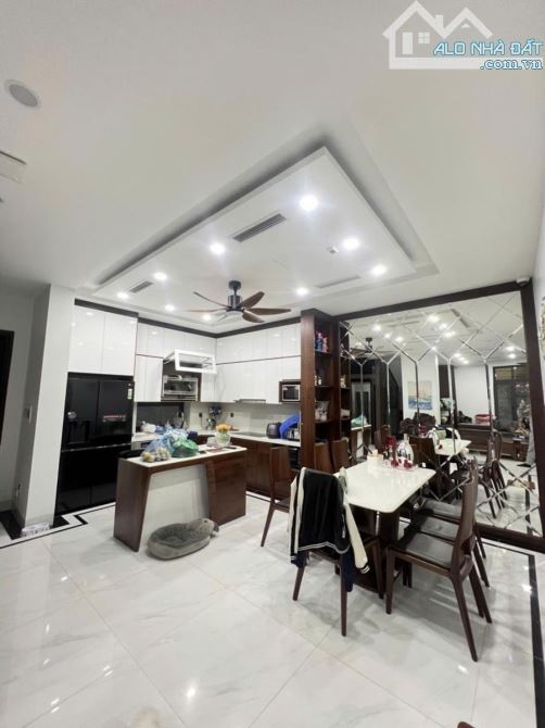 BÁN BIỆT THỰ ĐẸP FULL NỘI THẤT PHỐ KIM ĐỒNG - 145M , MT 12M , 39 Tỷ - 1