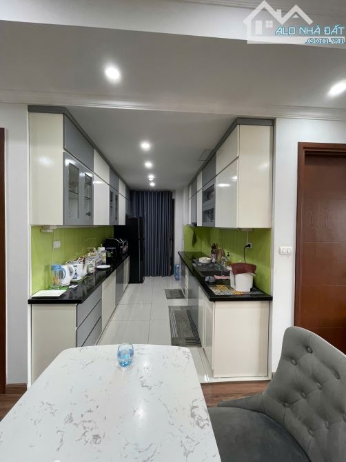 Cho thuê gấp căn hộ Golden west số 2 lê văn thiêm 3 phòng ngủ full đồ 96m2 giá rẻ - 1