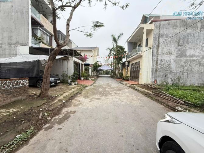 90m2 tại CC tổ 7 TT An Dương. 👉Diện tích: 90m2. Ngang: 9m - 1